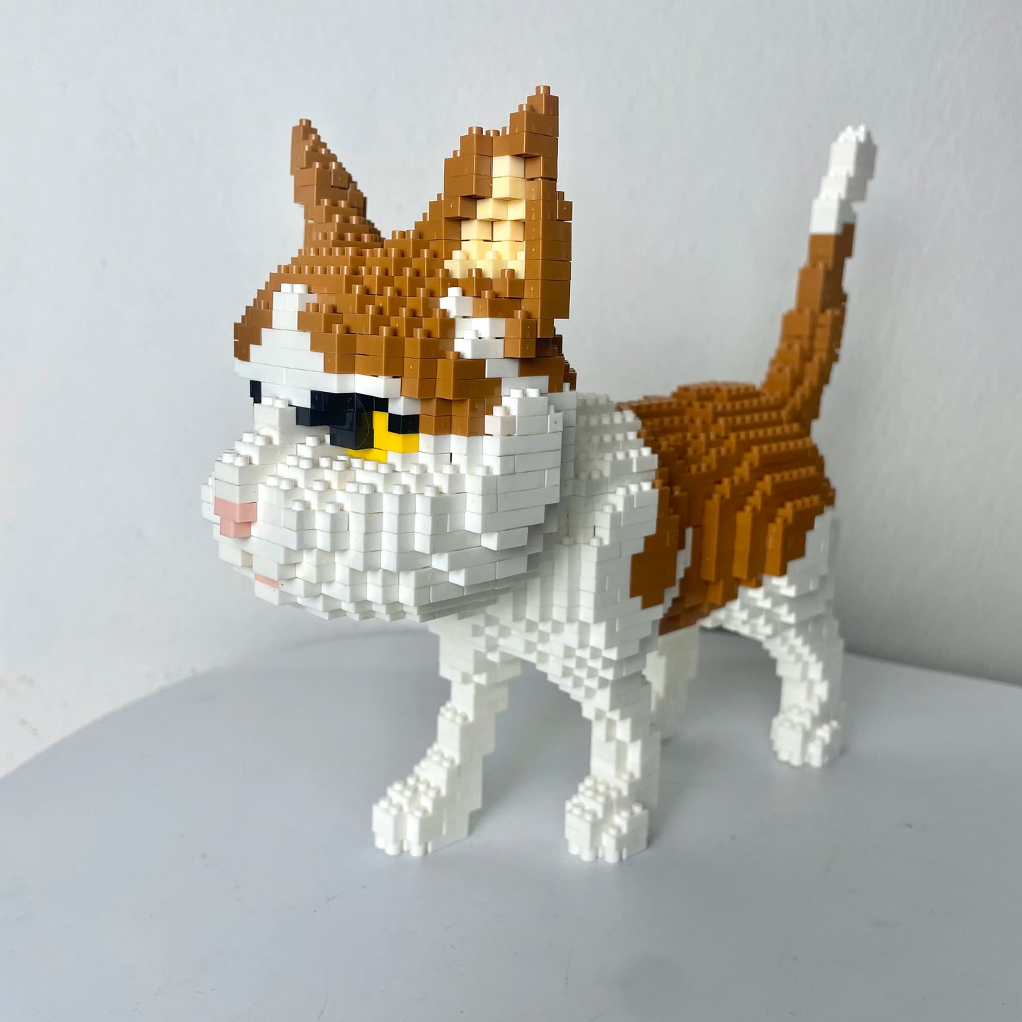 Bouwpakket Schattige Kat – Mini Model Blokken voor Liefhebbers - Rood-Wit