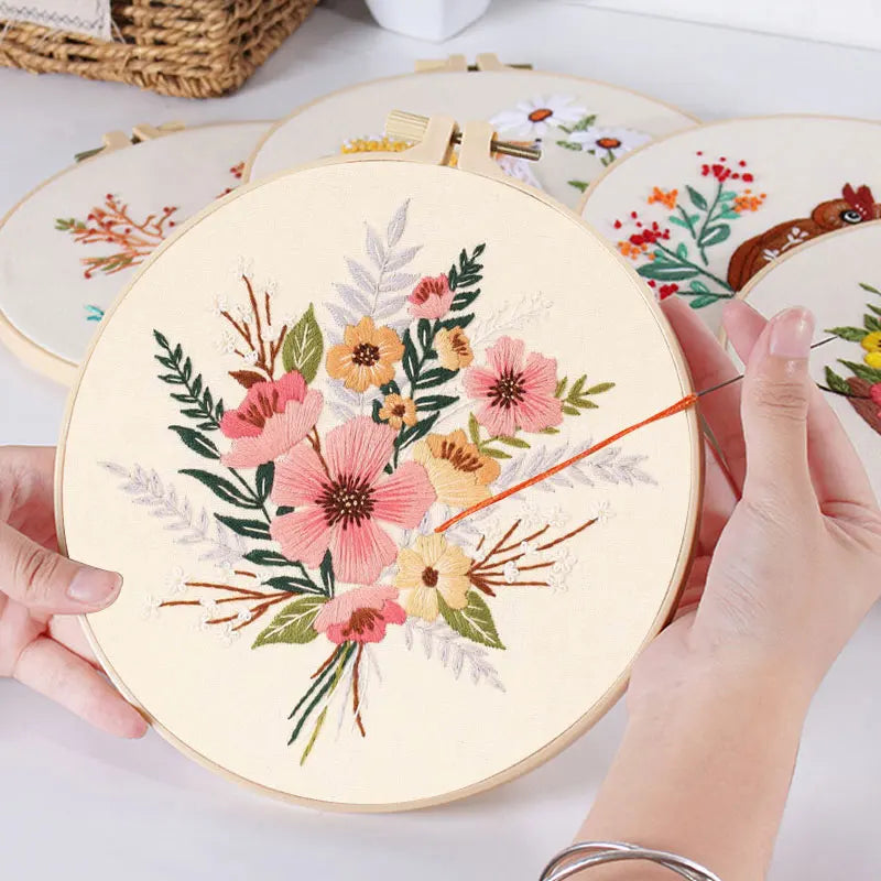 Borduurpakket Rond – Beginnerspakket met Bloemen & Dierenpatroon
