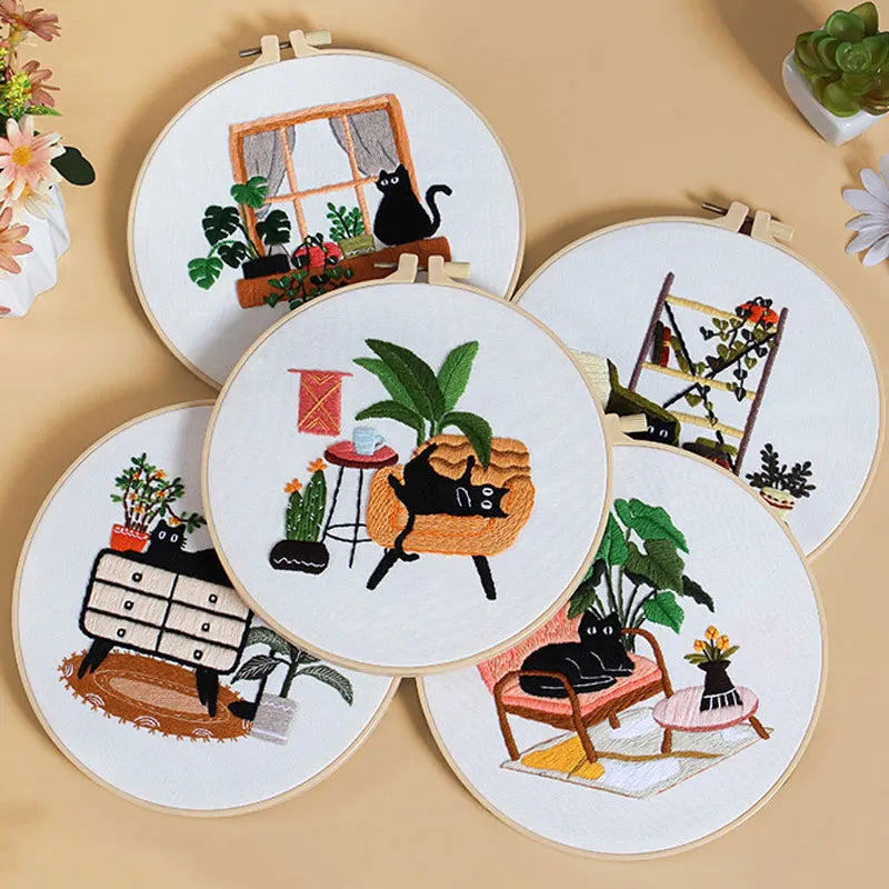 Borduurpakket Rond - Kat en Bloemen - Compleet met Garen en Naalden
