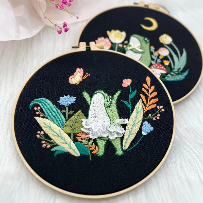 Borduurpakket met Schattige Dansende Kikker – Strand & Oceaan Thema 20cm
