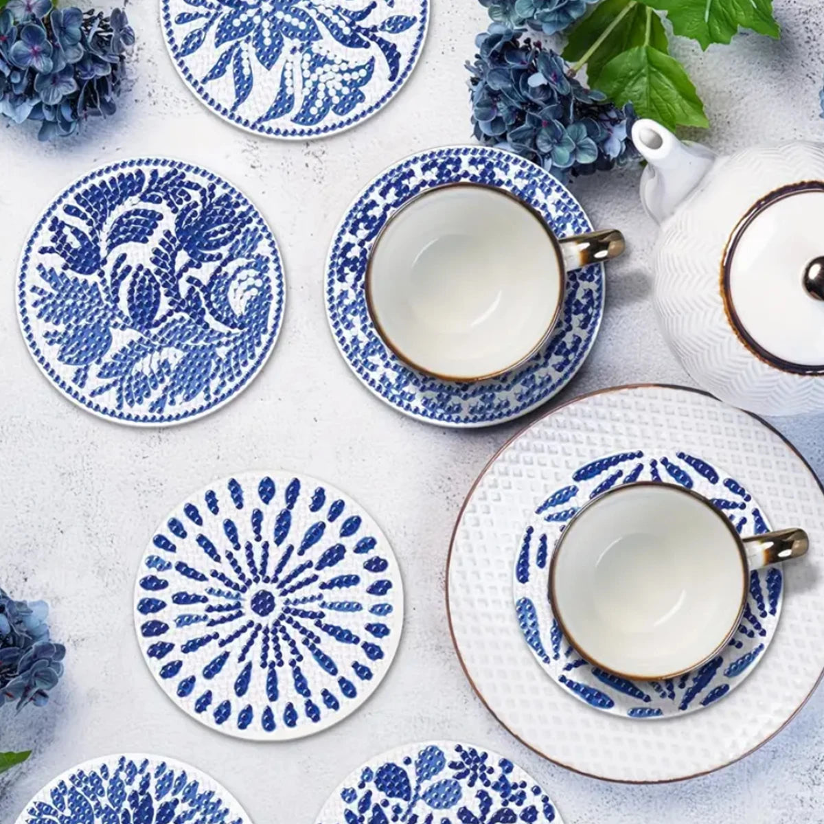 Diamond Painting Onderzetters - 8-delige Set met Blauw-Wit Porselein Patroon + houder