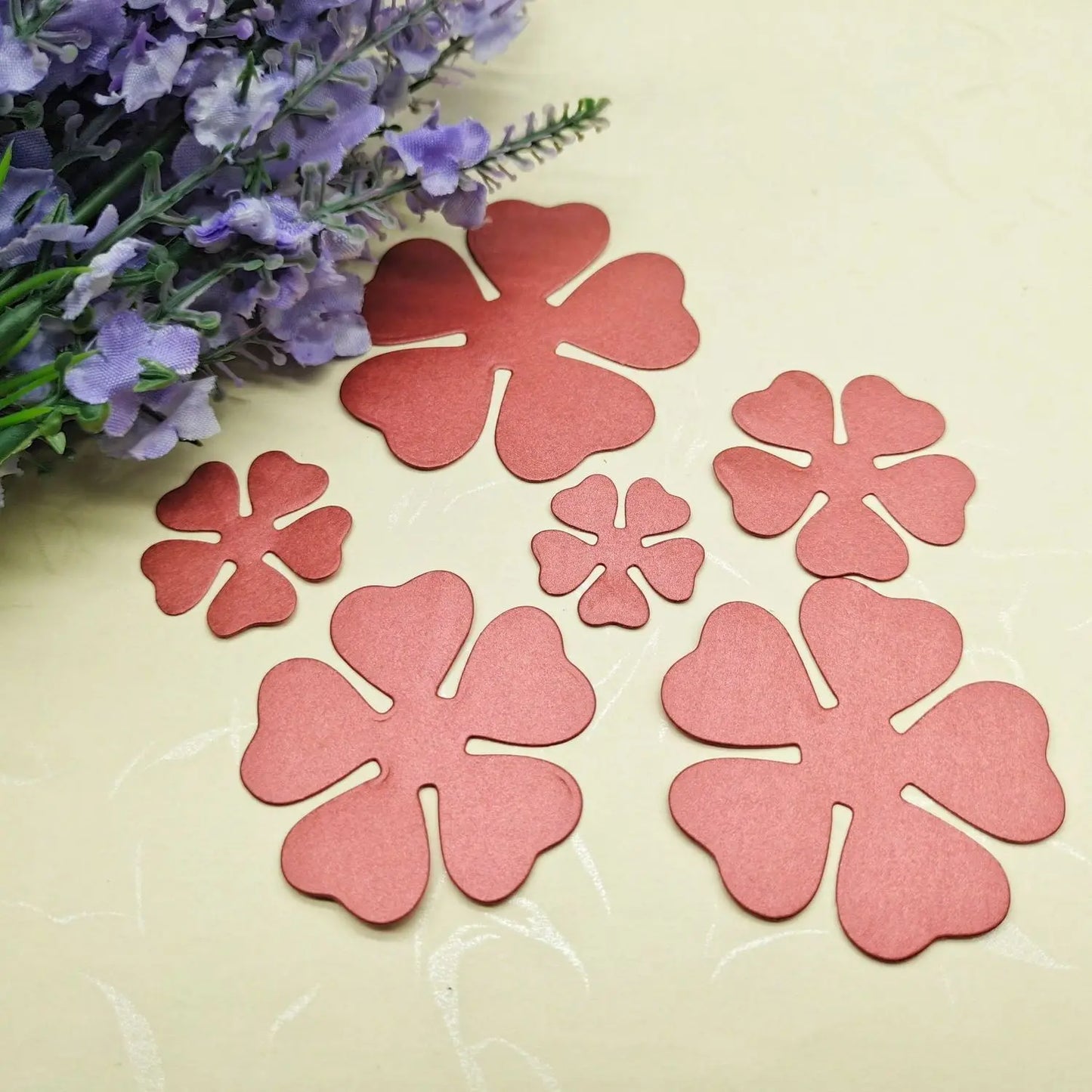 Metalen snijmal - Uitsnede Rode Bloem voor Scrapbooking en Kaarten