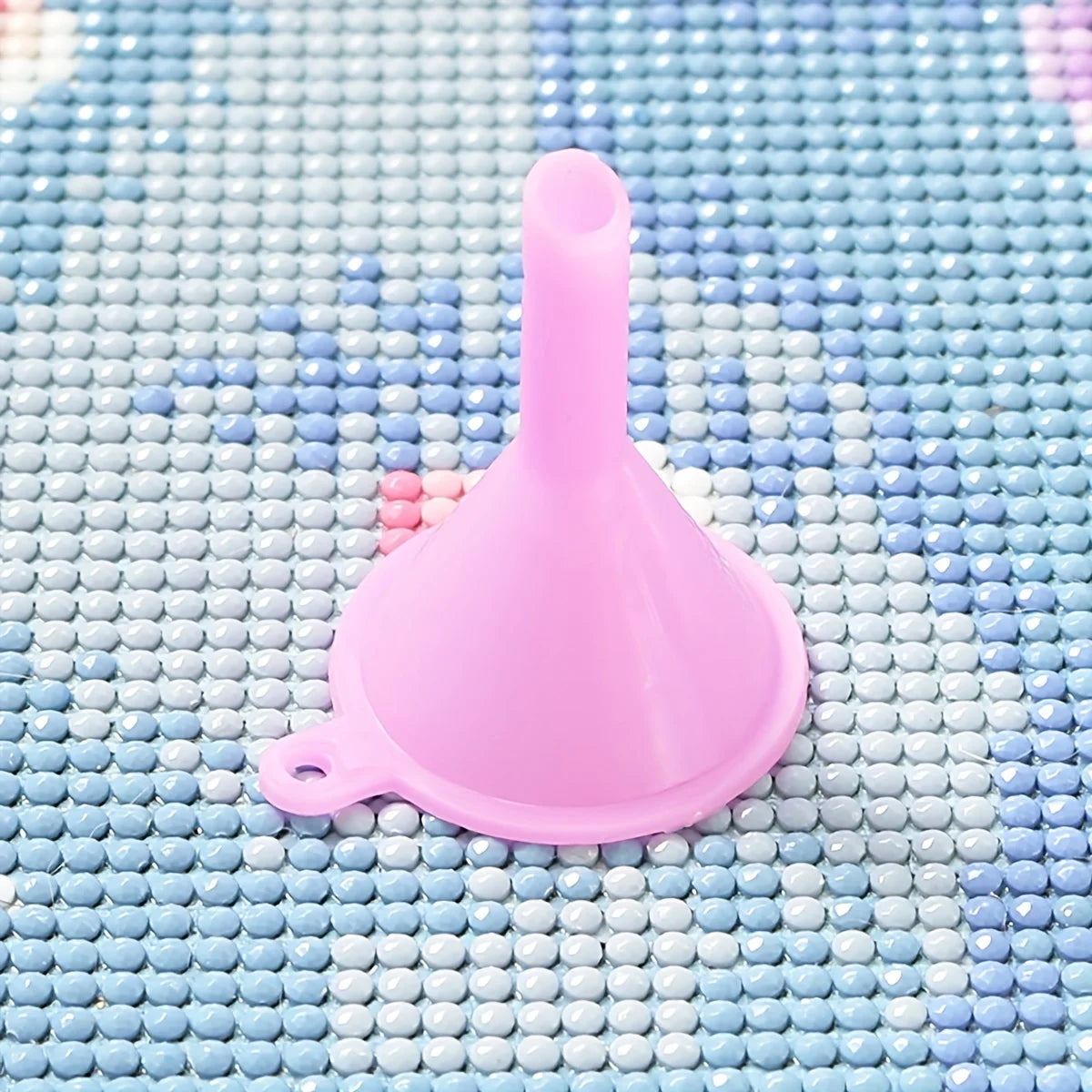 Diamond Painting Trechter – Mini Plastic Trechter in Willekeurige Kleur
