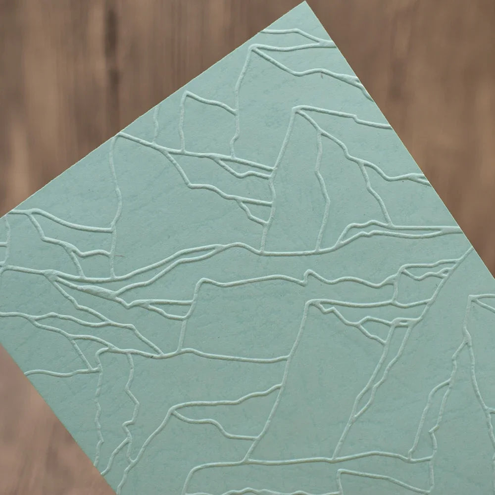 Embossing folder met berglandschap - 14,8 x 10,4 cm