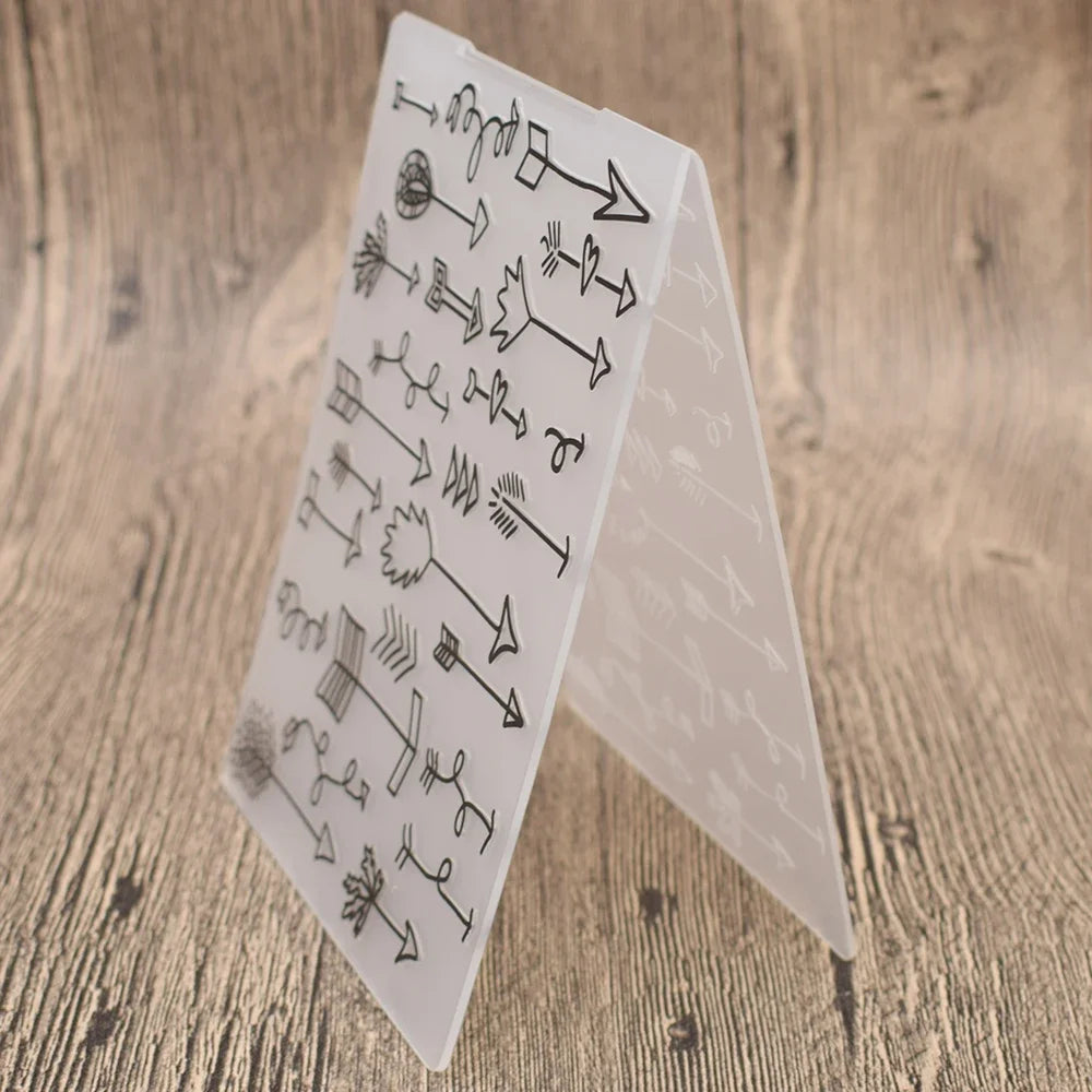 Embossing folder Love Arrow voor scrapbooking en kaarten