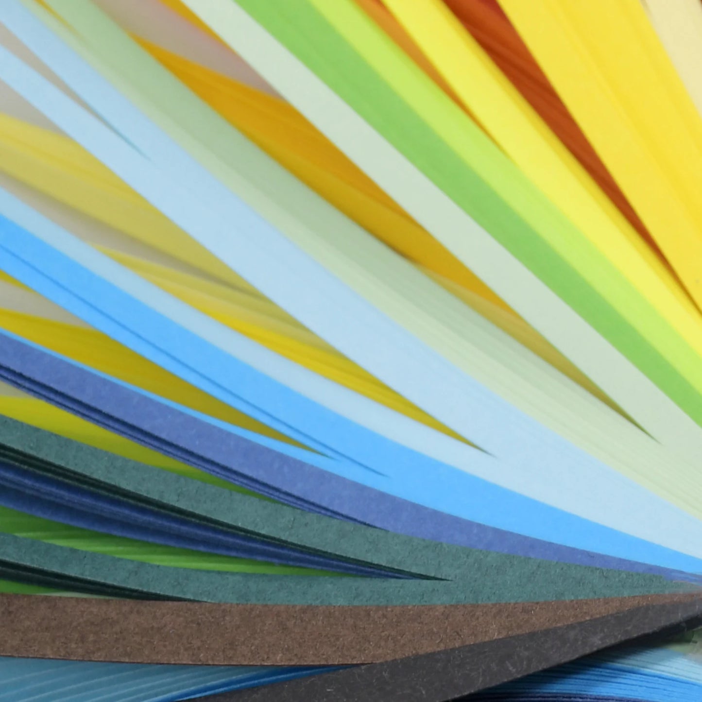 Papier voor kaarten maken of scrapbook quilling strips mix kleuren
