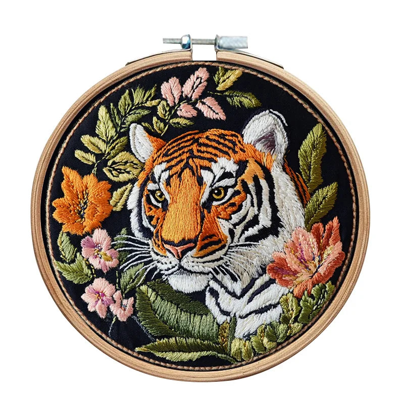 Borduurpakket rond Tijger met Dierenpatroon en Borduurgaren