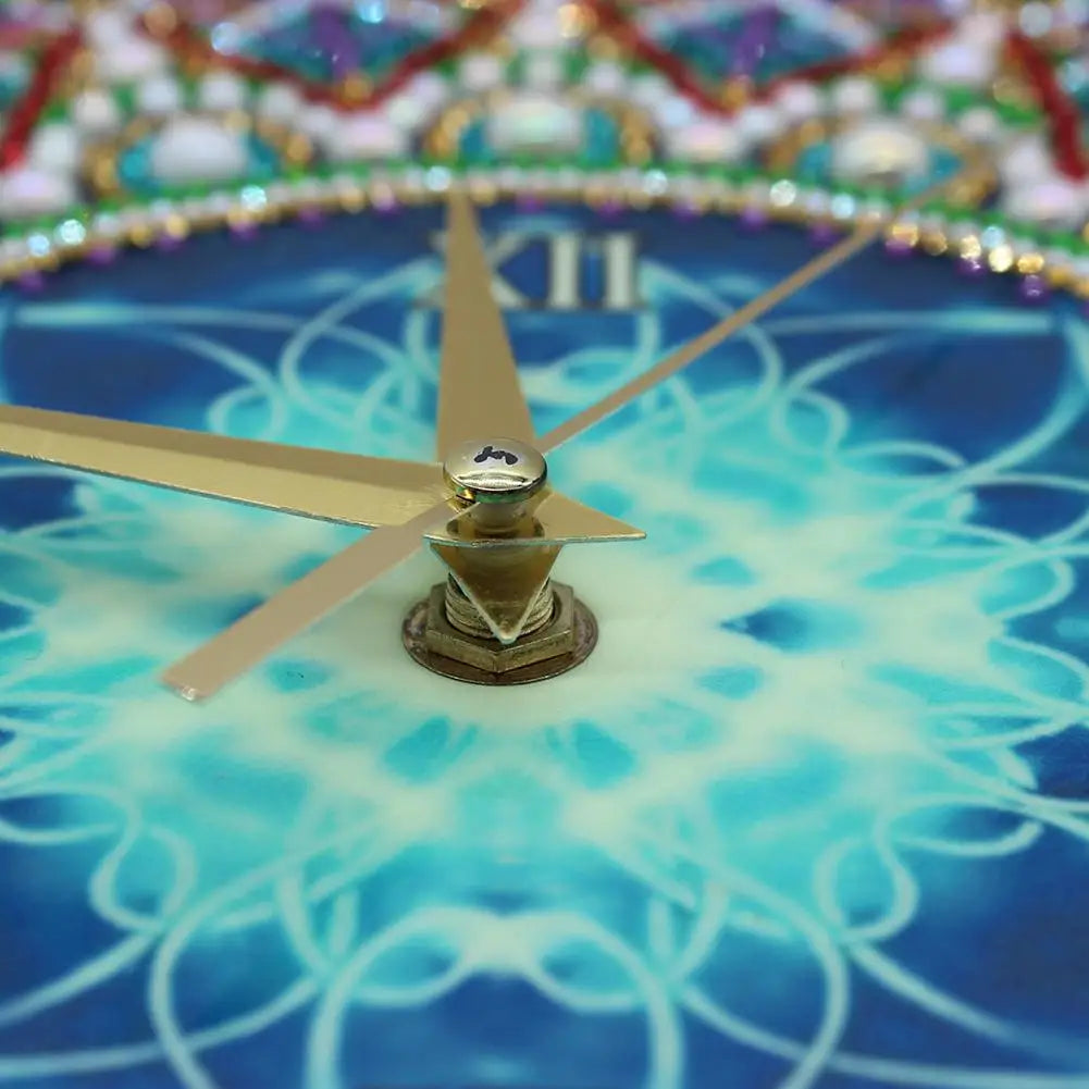 Diamond Painting Klok Mandala met Luminous Effect – Wanddecoratie & Cadeau