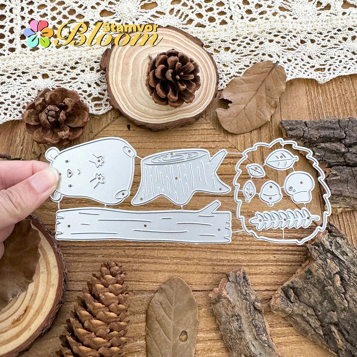 Snijmal schattige egel in herfstbos voor kaarten en scrapbooking