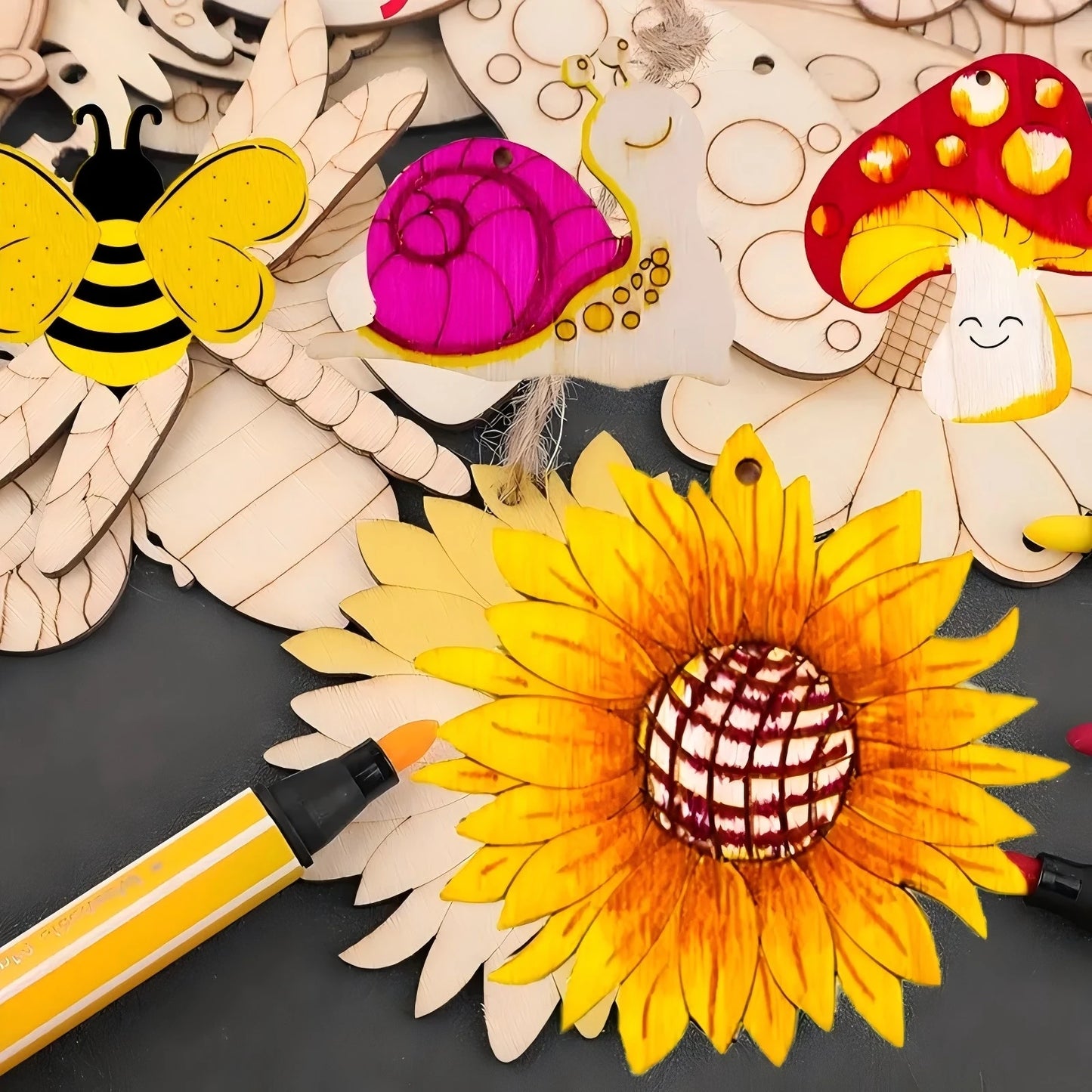 Houten figuren om zelf te kleuren/schilderen – 16 houten lente ornamenten