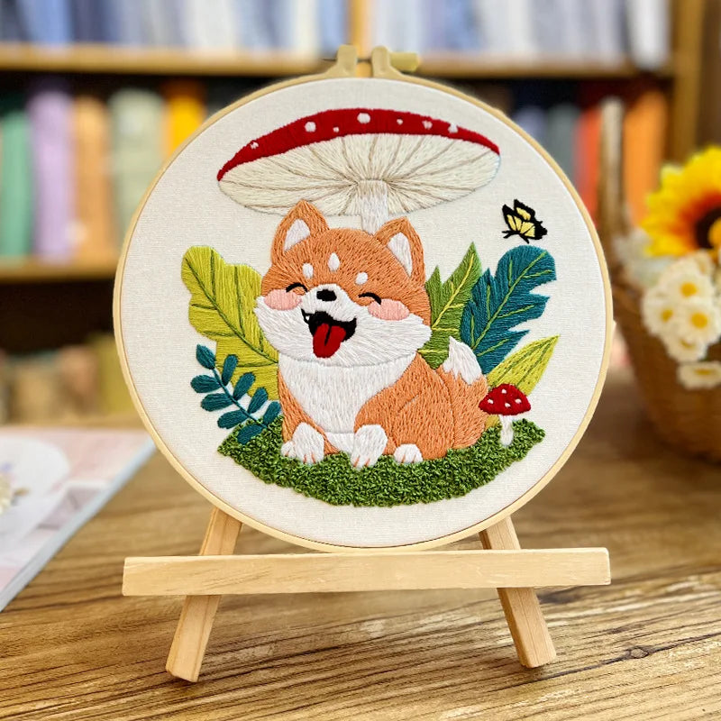 Borduurpakket rond Hond met Bloemen Kruissteekpakket voor Beginners