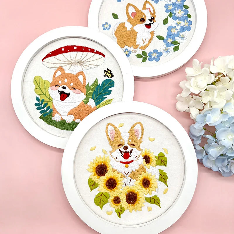 Borduurpakket rond Hond met Bloemen Kruissteekpakket voor Beginners