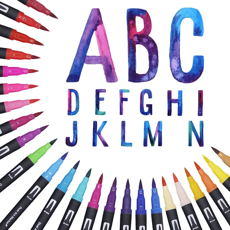 Stiften set met dual-tip brush pens en fineliner aquarel markers